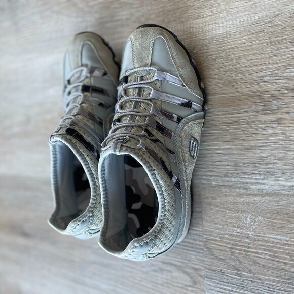 Skechers Slip on Athletic Shoes - Picture 3 of 7